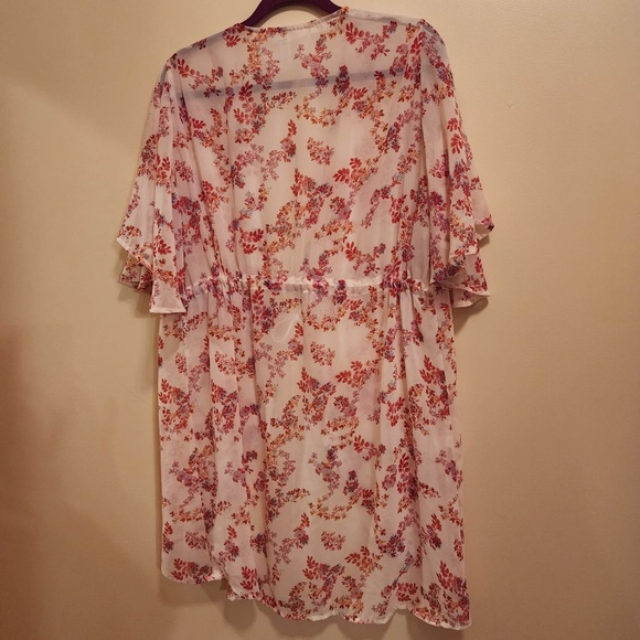 Lauren Conrad Flowy Coverup O/S - Picture 6 of 6